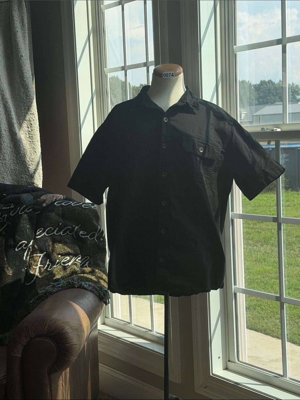 Men's Black Short-Sleeve Casual Button-Down Shirt